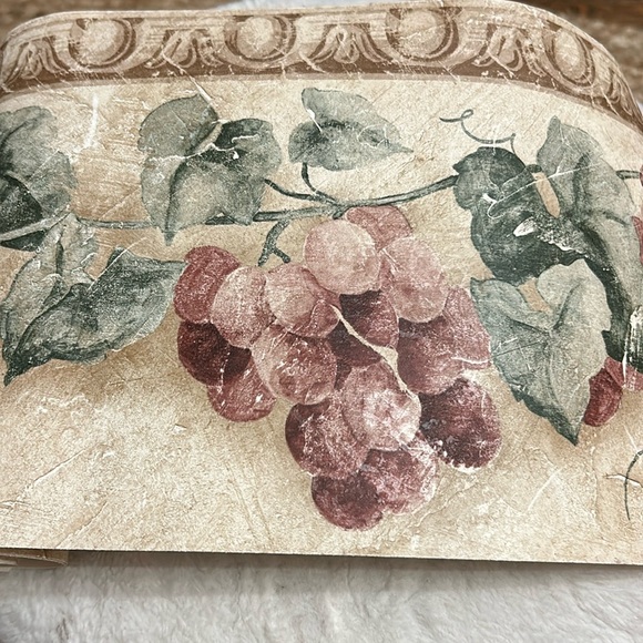 Classic grapevine wallpaper border - Picture 2 of 7